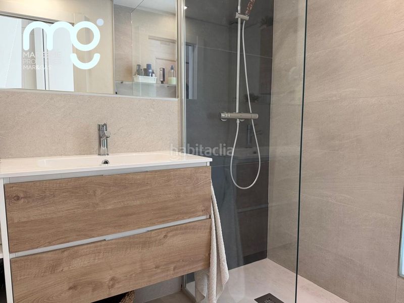 Foto 7a5d580b-1b8c-4455-8d49-b6c104cbd1fb. Casa aparellada amb xemeneia calefacció aparcament piscina a Premià de Mar