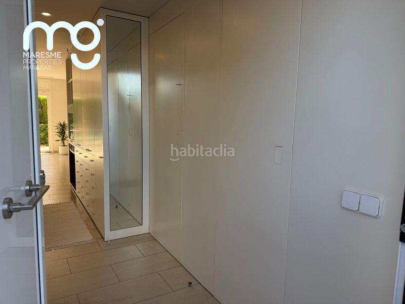 Foto a3b6ed61-4d2b-403b-a8a0-3f91ab829359. Casa aparellada amb xemeneia calefacció aparcament piscina a Premià de Mar