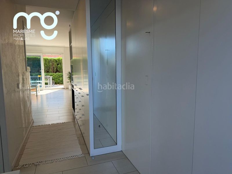 Foto e2e59395-9bf7-4030-8f6a-40b204190787. Casa aparellada amb xemeneia calefacció aparcament piscina a Premià de Mar