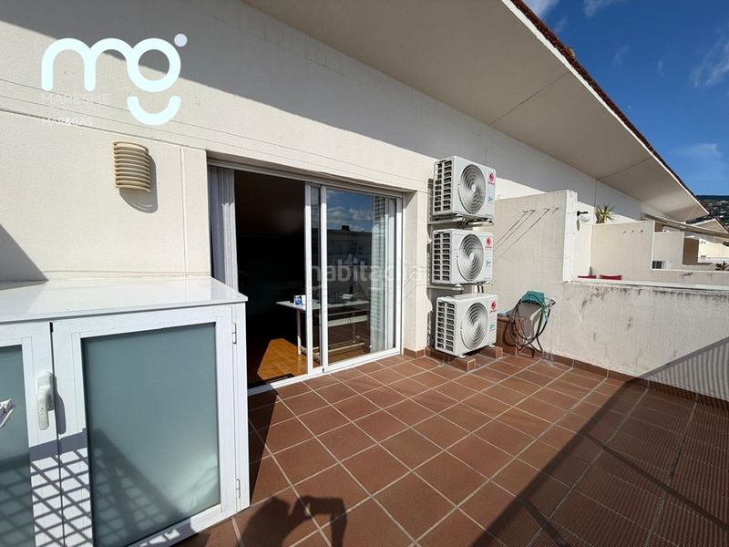 Foto e5dd8b2b-a393-4698-9af3-84fa80a182f5. Casa aparellada amb xemeneia calefacció aparcament piscina a Premià de Mar