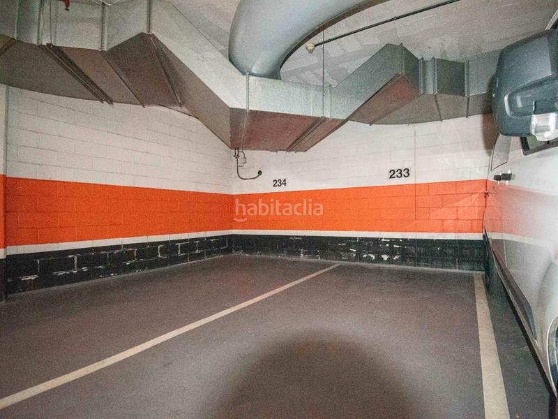 Foto 9c3def0a-ae89-41e0-b4c1-6254a2a05793. Posto auto in Creu Alta Sabadell