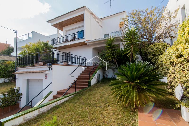 Foto e9ba57bd-0dce-464b-b9c0-ef24a00896da. Chalet ¡oportunidad única! venta de una espectacular casa a cuatro vientos en una zona privilegiada en Masnou (El)