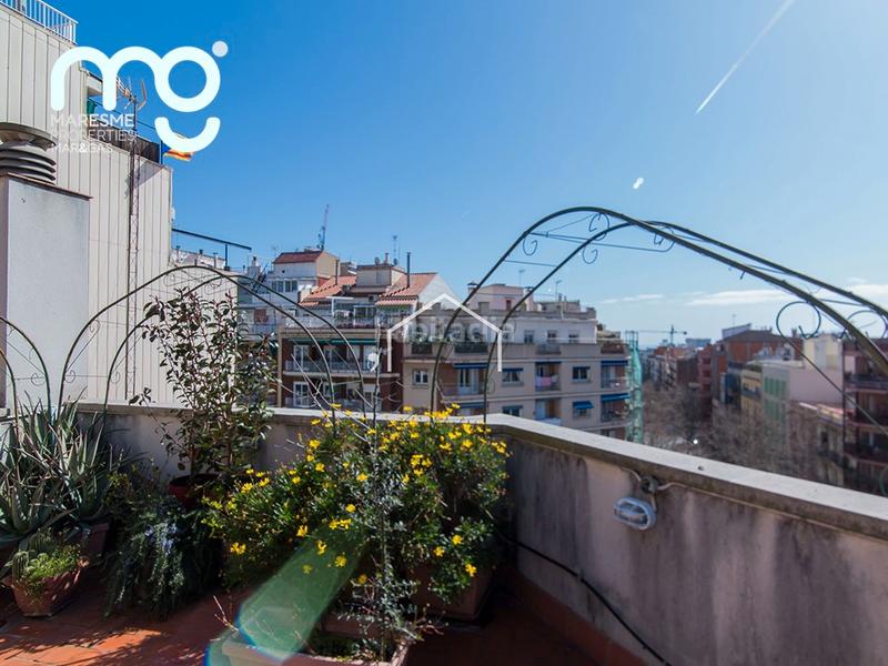 Foto 59a75607-dc30-4101-a2a1-f35bcace7d71. Àtic amb xemeneia calefacció aparcament a El Camp d´en Grassot i Gràcia Nova Barcelona