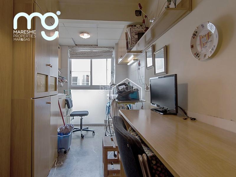 Foto 6ec85ba9-b4de-446b-97e6-f158030f9887. Àtic amb xemeneia calefacció aparcament a El Camp d´en Grassot i Gràcia Nova Barcelona