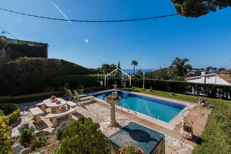 Foto a44a16cf-f655-4457-ba9d-a402c29590a6. Chalet casa unifamiliar con piscina y jardín en Premià de Dalt