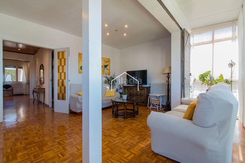 Foto a8e79457-4d93-4349-91f0-8da1eea6dc58. Chalet casa unifamiliar con piscina y jardín en Premià de Dalt