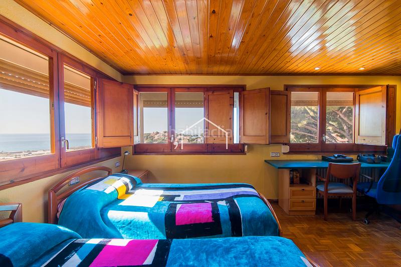 Foto a9608aad-f627-48e0-909c-ebc206c2627c. Chalet casa unifamiliar con piscina y jardín en Premià de Dalt