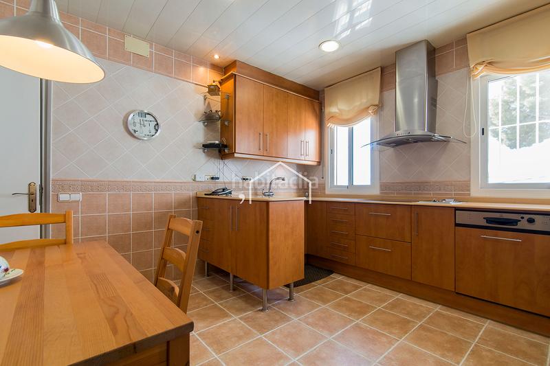 Foto c2306359-e69e-4a08-9a5b-fb1a842e3fb3. Chalet casa unifamiliar con piscina y jardín en Premià de Dalt