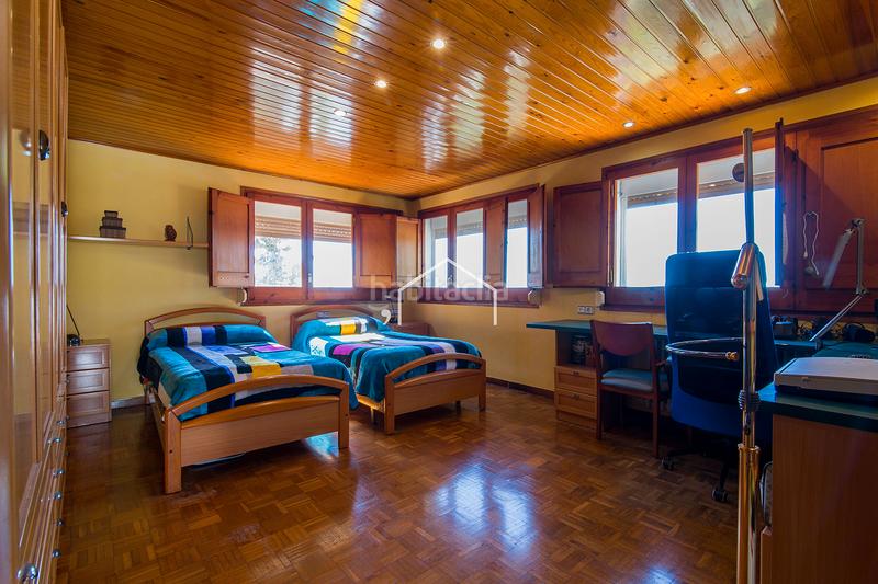 Foto ff12e645-4351-46aa-abd3-978b6b9692a9. Chalet casa unifamiliar con piscina y jardín en Premià de Dalt