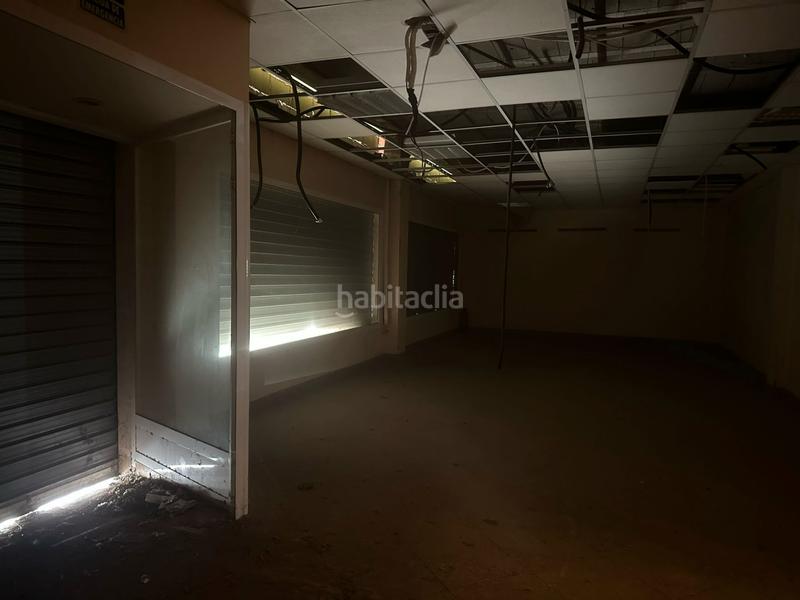 Foto 145c9d79-c37a-4776-83b0-1c928621d579. Nave industrial en avenida españa 64 nave de 1.000mts, da a dos calles, dos puertas en Cabanes