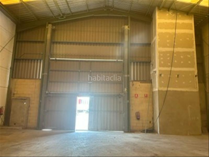Foto a3d220e8-ac75-463e-8608-08569351598e. Nave industrial en avenida españa 64 nave de 1.000mts, da a dos calles, dos puertas en Cabanes