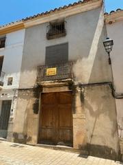 Casa adossada a Benlloch. Casa con encanto del 1930, 220 mts de planta.