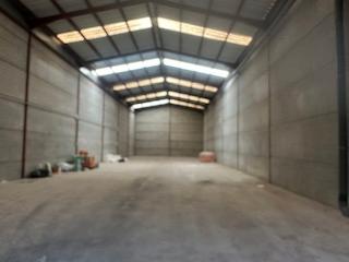 Rent Industrial building in Avenida costa rica 97. Nave con agua, luz y baño
