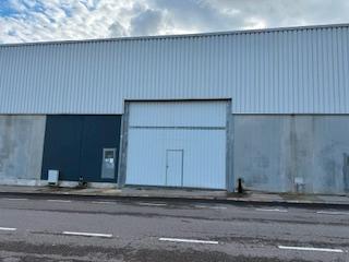 Lloguer Nau industrial a Avenida costa rica 75. Nave diafana con luz y agua