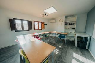 Alquiler Oficina en Carrer del carmen 13. Casa de tres alturas ideal para oficinas o academia