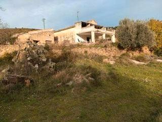 Finca rústica en Sierra Engarcerán. Masia con agua y luz en sierra d'engarceran, castellon