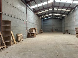 Location Bâtiment à usage industriel à Avenida costa rica 101. Nave con luz, falta conectar agua