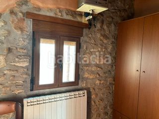 Foto f589c6c5-c4ad-4f50-8b23-c65cd834f25a. Casa adossada a Benlloc