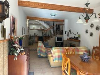 Casa a Carrer fondo 17. Casa en muy buen estado y equipada para entrar a vivir