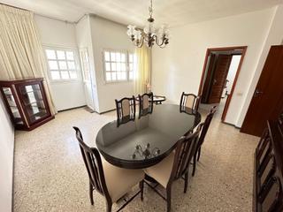 Edifici  Cervantes. Casa terrera versátil espacio, comodidad y potencial