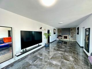 Casa a Antigua pueblo. Villa de 3 dormitorios  apartamento de 1 dormitorio en antigua
