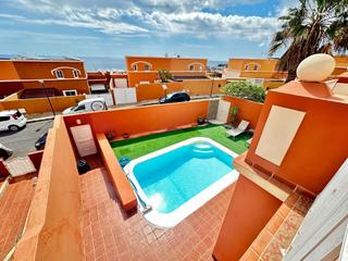 Casa a Playa Blanca - Los Pozos. Exclusiva villa pareada con piscina privada en ubicación inmejor