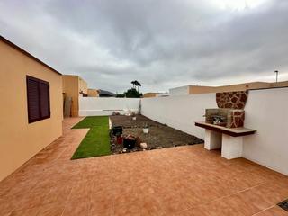 Casa adossada a Corralejo. Chalet a la venta en tamaragua, corralejo