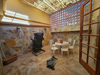 House  Republica del peru. Chalet independiente con amplios espacios y gran potencial en pu