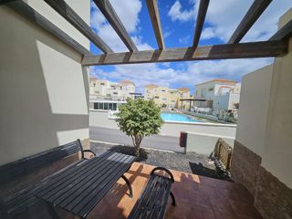 Dúplex  Pablo picasso. Exclusiva vivienda con vistas a piscina en caleta de fuste  urba