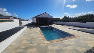 Casa  Garza. Venta de chalet en la corte, antigua