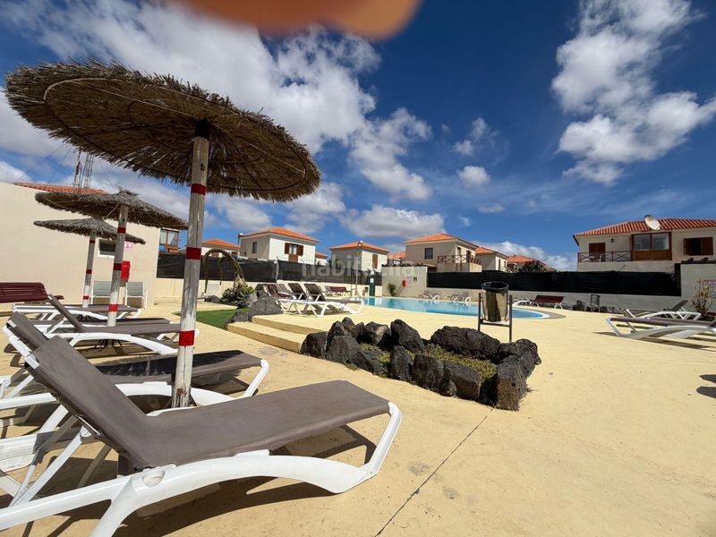 Foto 439b712d-2d0c-4706-bf15-5ef28951cab0. Casa a Corralejo Oliva (La)
