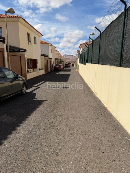 Foto b7761a93-9d21-4aa3-820a-aa48a3ca7992. Casa a Corralejo Oliva (La)