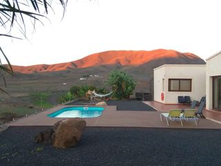 Casa en Tarajalejo. Espectacular villa en una finca de 10.500 m en el corazón del va