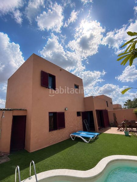 Foto 63e77f5f-8c0f-4d82-935e-a8c979041910. Casa a Corralejo Oliva (La)