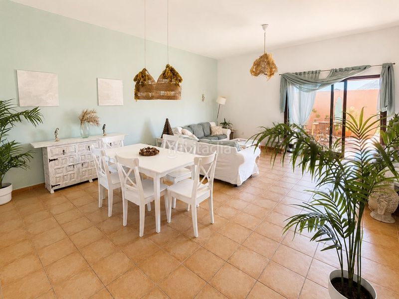 Foto c36ec430-7fca-4c70-a410-b84c5a399c34. Casa a Corralejo Oliva (La)