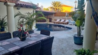 Casa  Doctor aristides hernandez moran. Exclusiva villa frente al mar, quiere pasar?