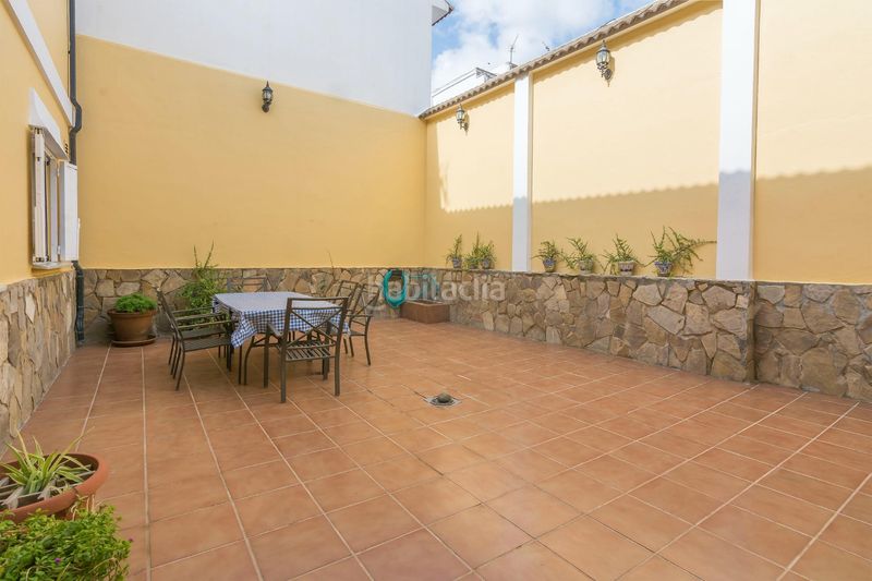 Foto 3a92091f-e311-4aa7-9e27-4ad3af134804. Casa adossada amb calefacció aparcament a Álora