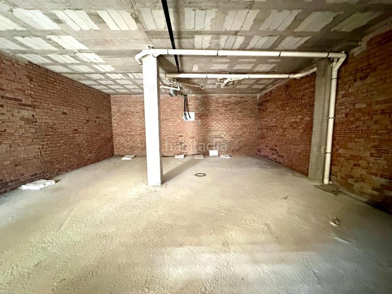 Foto 9cb141e2-f73d-4b1d-aa4d-14dafa014b62. Local comercial unico local a la venta en edificio españa en Fuengirola