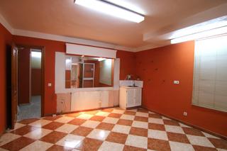 Local Comercial a Coín. Centrico local en coin, ideal para negocio o vivienda