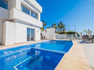 Xalet a El Faro de Calaburra - Chaparral. Impresionante villa moderna con acceso privado a la playa en mij