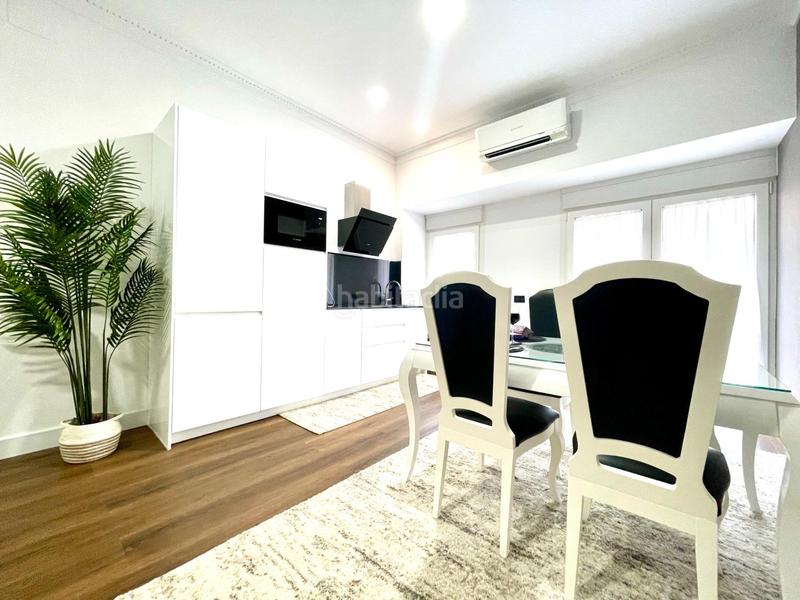 Foto 4aa58486-2b63-4b77-97da-e57ace6a8a69. Estudio  de lujo en conjunto nogalera en El Bajondillo Torremolinos