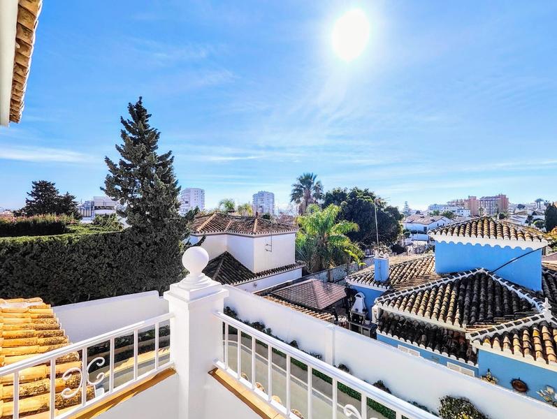 Foto 211edc61-5fcb-4b1c-8669-230ff7a26616. Chalet villa independiente en zona plaza Solymar a 500 m de la playa !!! en Benalmádena