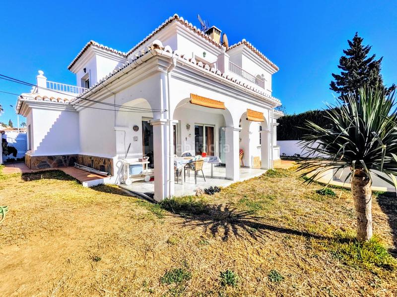 Foto 3731d718-eafb-485a-b815-7688cb61d646. Chalet villa independiente en zona plaza Solymar a 500 m de la playa !!! en Benalmádena