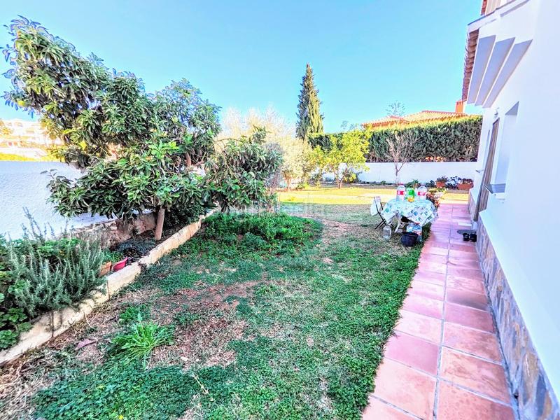Foto f4d63d52-6d50-41dc-b369-e5ba4df86649. Chalet villa independiente en zona plaza Solymar a 500 m de la playa !!! en Benalmádena