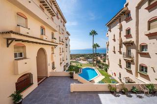 Apartamento en Puerto de Estepona. Primera línea de playa en estepona marina bay