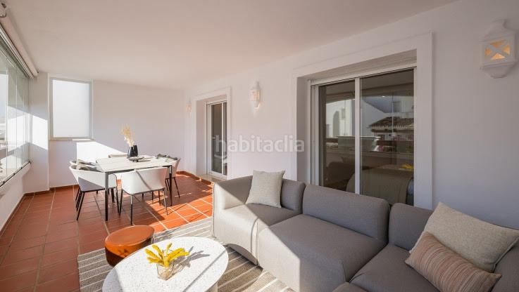 Foto 6e05ceea-bccd-4825-b849-70fe568bc3f2. Apartament amb aparcament piscina a La Dama de Noche - La Alzambra Marbella