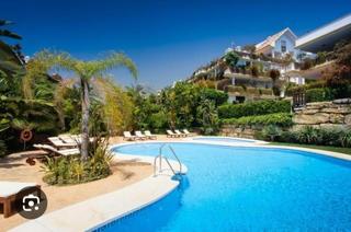 Apartment in Divina Pastora. Elegante apartamento en la codiciada milla de oro de marbella
