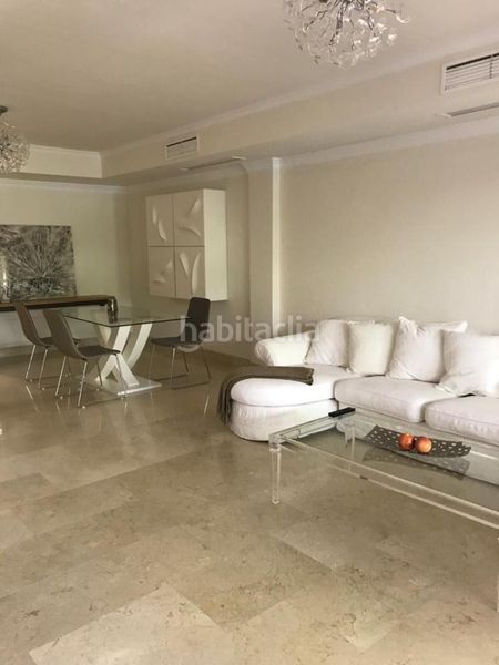 Foto 7d8539bd-03b6-40ac-8474-6b39ce2bcd26. Apartament amb piscina a Divina Pastora Marbella