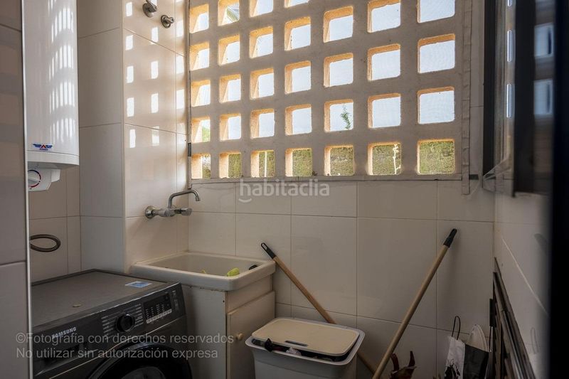 Foto 5badae8a-1269-4349-94ea-02194343f4e1. Apartament amb aparcament piscina a Centro Estepona