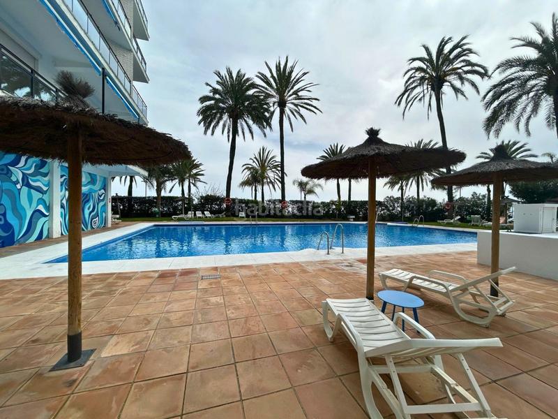 Foto 3ed102f9-64d6-46b2-ab53-bf4a85cb565f. Estudio  con vistas al mar en primera línea de playa en Marbella